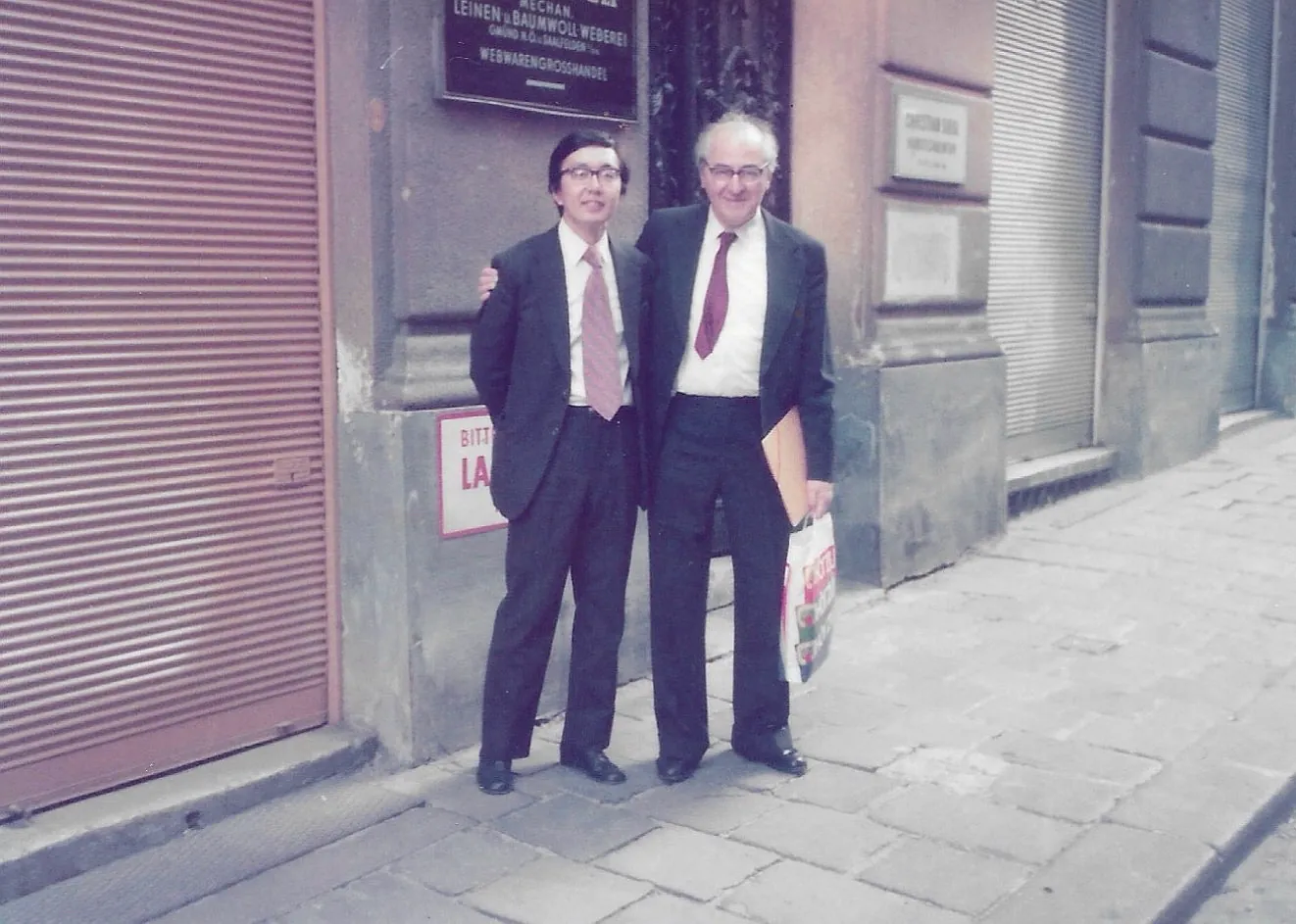 Mit Dr. Koichi Koshi, Wien, 1970er Jahre